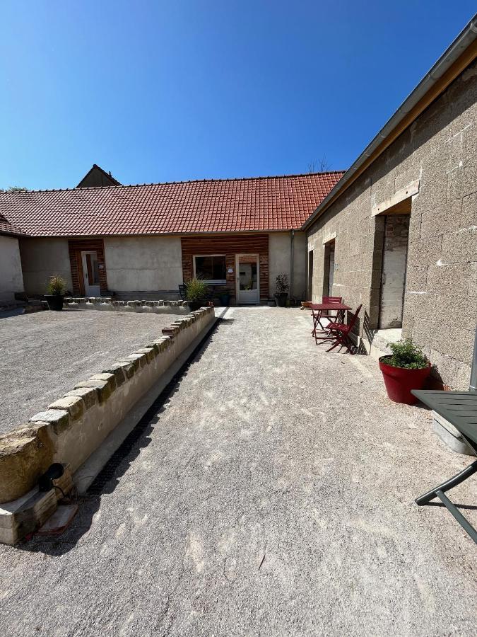 Bed and Breakfast Les Bobos à la ferme à La Madelaine-sous-Montreuil Extérieur photo
