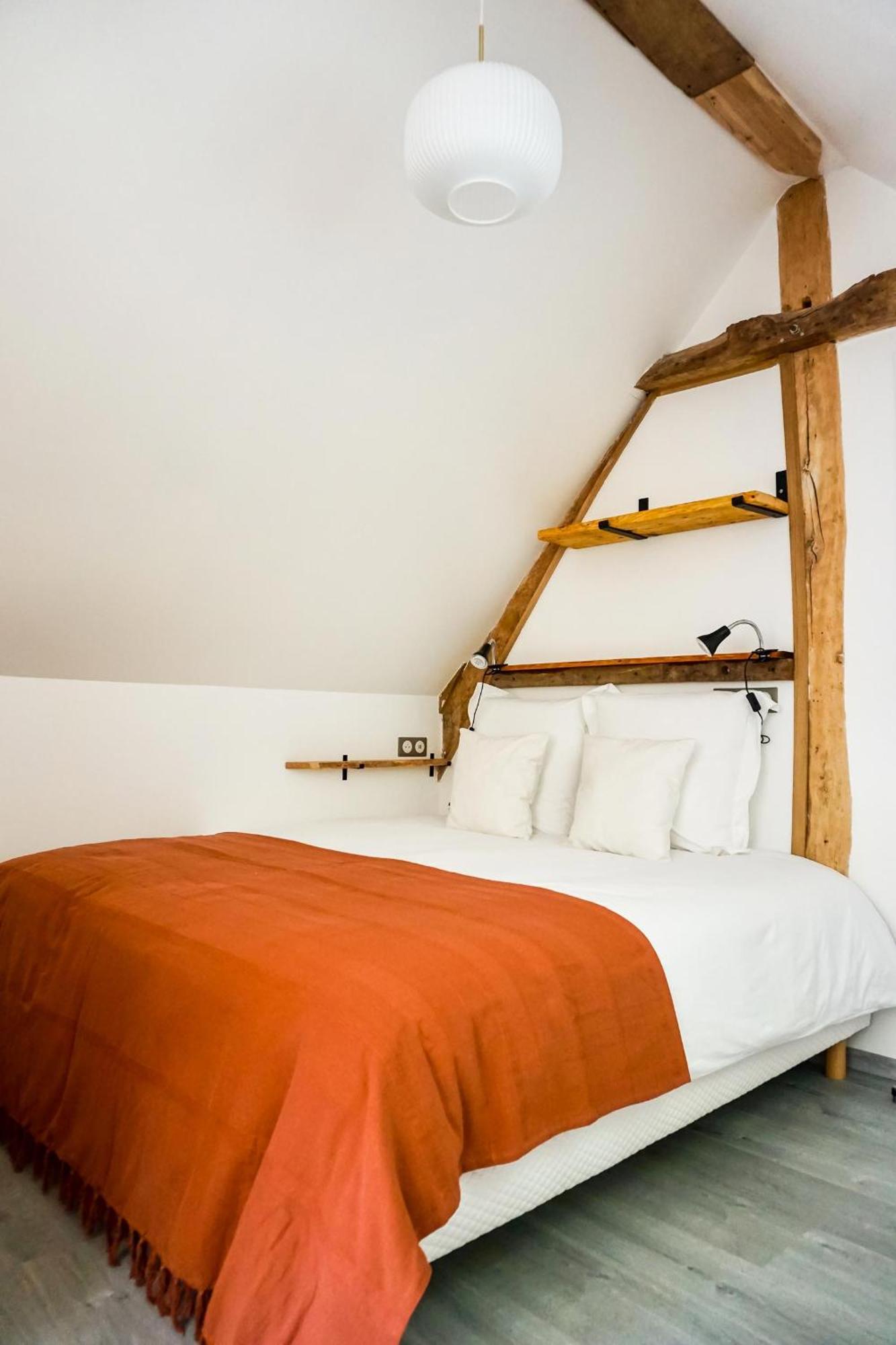Bed and Breakfast Les Bobos à la ferme à La Madelaine-sous-Montreuil Extérieur photo
